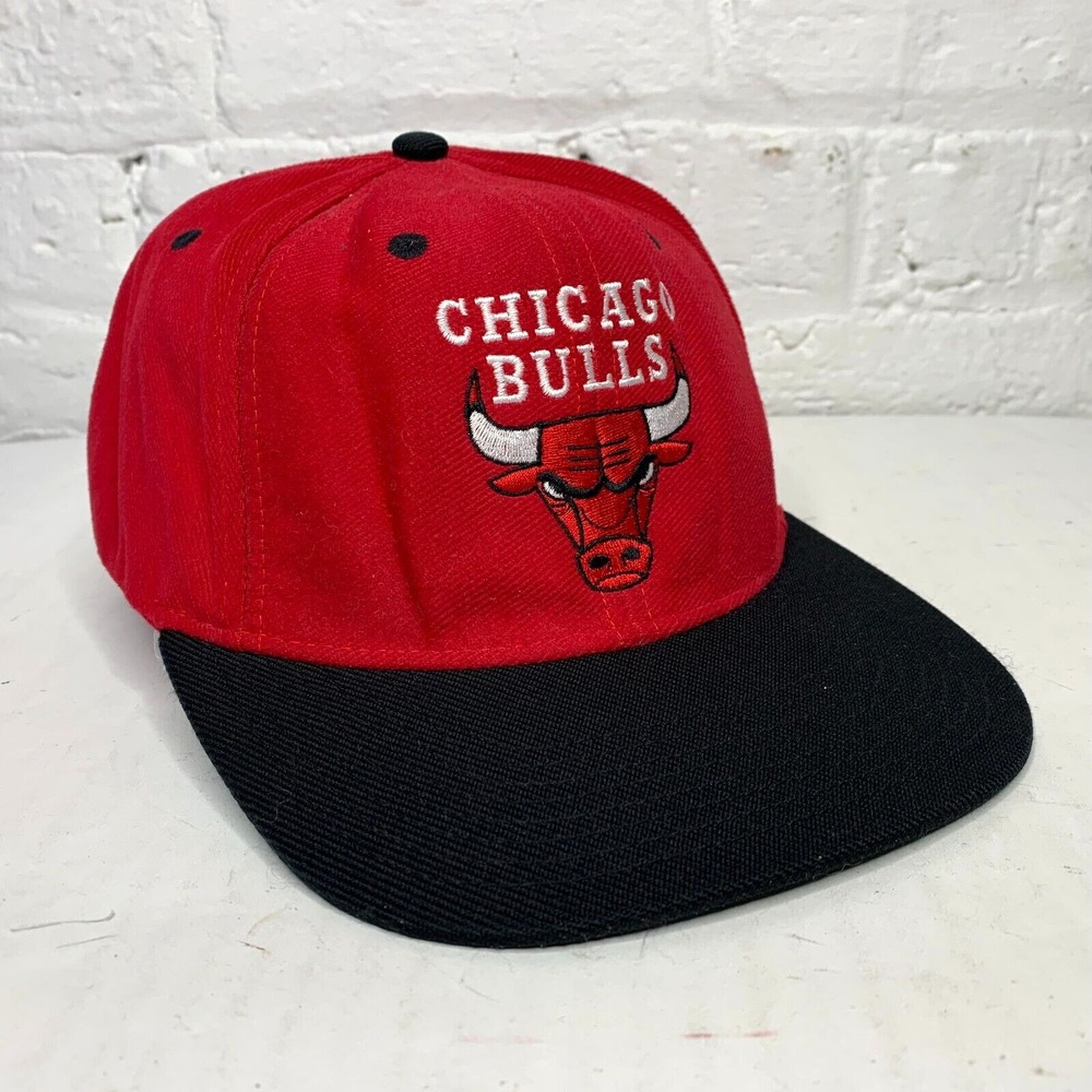 Vintage Chicago Bulls NBA Adidas Hat Snapback Cap Red Black‎